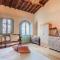 Villa Alice, panoramic stone farmhouse to sleep 10