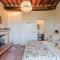 Villa Alice, panoramic stone farmhouse to sleep 10