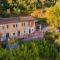 Villa Alice, panoramic stone farmhouse to sleep 10