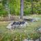 Gilford Getaway with Mountain Views and Fire Pit! - 吉尔福特