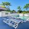 Walk to Hollywood Beach Luxury 4BR Villa Walk to Hollywood Beach Luxury 4BR Villa