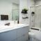 Ski & Tee Retreat Bright Three Bedroom and Hot Tub