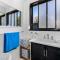 Inverloch s Lime Green Door - Linen, Wifi, Pet Friendly