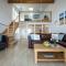 2 Bed Beach House in a fantastic sea front setting