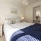 2 Bed Beach House in a fantastic sea front setting
