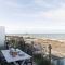 2 Bed Beach House in a fantastic sea front setting