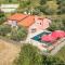Amazing Home In Buje With 4 Bedrooms, Wifi And Outdoor Swimming Pool - بوجي