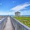 Walk to Ocean Chic Deerfield Beach Cottage!