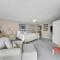 Mainsail 131 - Beachfront 2BR with Free Seasonal Beach Service - Destin