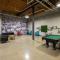 Cream City 2BR Apt - Just 3 Blocks to Fiserv with Gym and Parking