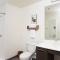 Flexhome Brewery District EL5 - Just 3 Blocks to Fiserv with Gym and Parking - Милуоки