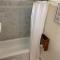 Neighborly view 2 bedroom with patio - 奥克兰