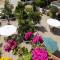Des Roses Hotel