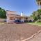 7 Mi to Riverview Park Pet-Friendly Mesa Home!