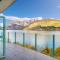 Huge Lakefront Delight (5-bedroom) - Квінстаун