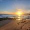 Luxurious Beachside 3-Br Apt
