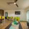 Deerfield Beach Boca Raton with pool 1 mile from the beach