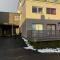 Modern apartment with carport near city and airport