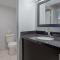 Clarion Hotel & Suites BWI Airport North