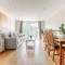 StarHost Residences - Modern 2 bed apartment at Imperial Court, Newbury