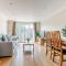StarHost Residences - Modern 2 bed apartment at Imperial Court, Newbury