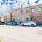 Newly Renovated Downtown Apartment in the Historic District, Quiet Street!