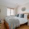StarHost Residences - Smart 2 Bedroom Apartment in Newbury