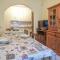 2 Bedroom Beautiful Home In Viareggio