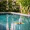 New LUXURY apartment with sea view and PRIVATE heated pool, 50m from the beach