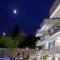 Modern Family apartment Ewa with pool, dining area on Crete coast - Stavromenos