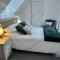 The Coach House - with hot tub