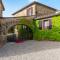Quaint house in Murlo with shared pool