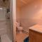 Cheerful Chalet - Fireplace, BBQ, Firepit& Hottub