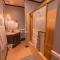 Cheerful Chalet - Fireplace, BBQ, Firepit& Hottub