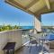 Top-Floor Kailua Bay Resort Condo with Ocean Views! - كيلوا كونا