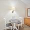 Cedarbrook Deluxe Two Bedroom Suite with outdoor heated pool 19110 - Killington