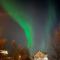 Nice and warm apartment with free parking - Tromsø