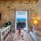Artistsvillas-Red Rose