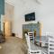 Cedarbrook Deluxe Two Bedroom Suite with outdoor heated pool 20708