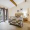 Cedarbrook Queen Studio 207