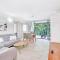 Luxury 2 Bed Palm Cove Unit, Pool & Ocean Views from Third Floor