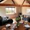 Romantic Snowdonia Cottage with Hot tub, sea & mountain views - Tywyn
