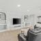 Modern Home-Garage-Scenic Patio