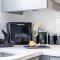 Spacious 4BR Townhouse Free Parking & WiFi