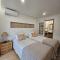 ON THE WAY - Mindelo Beach/Guest House