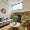 Dhalia - Private roof with pool & Beach Club Access