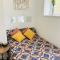 Studio flat in Shipley Central - Shipley