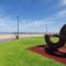 Scandi Beach Breeze Minutes from Glenelg Beach