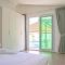 6 Bedroom Tropical Oasis with Pool & Jacuzzi V6