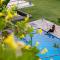 Open House by StayVista - Nestled in nature, featuring a Swimming pool & Expansive lawn for a serene retreat - Shikrapur